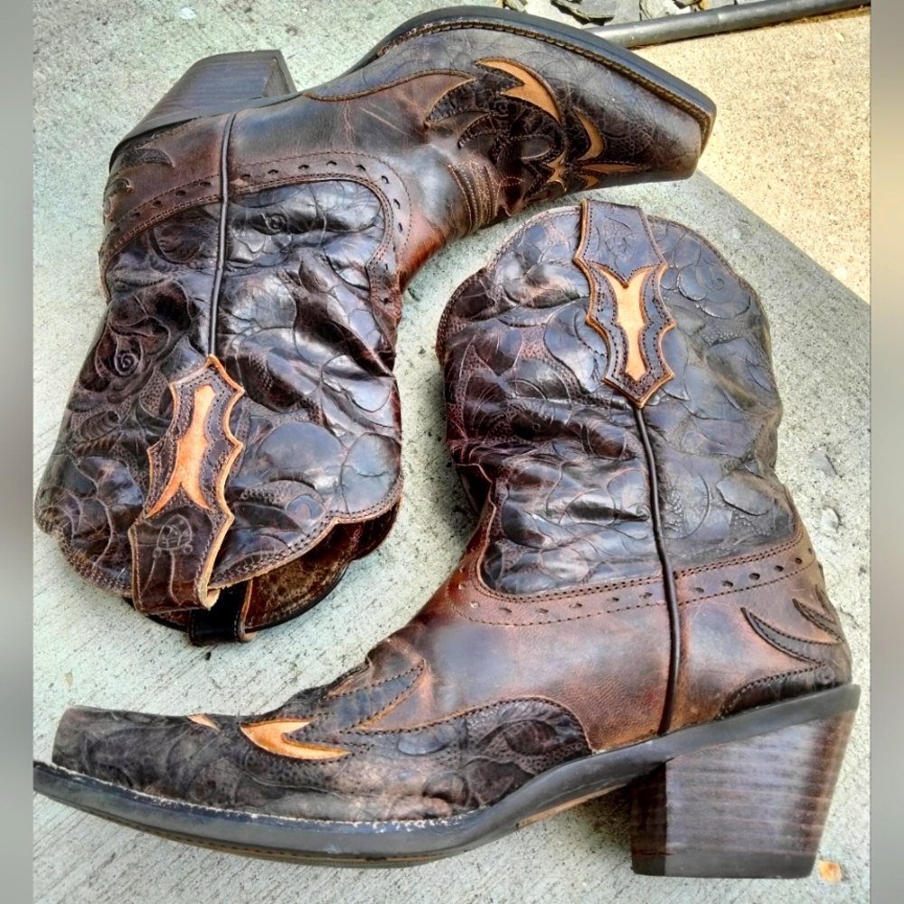 Ariat Dahlia Western Boot size 9. Style#10008780